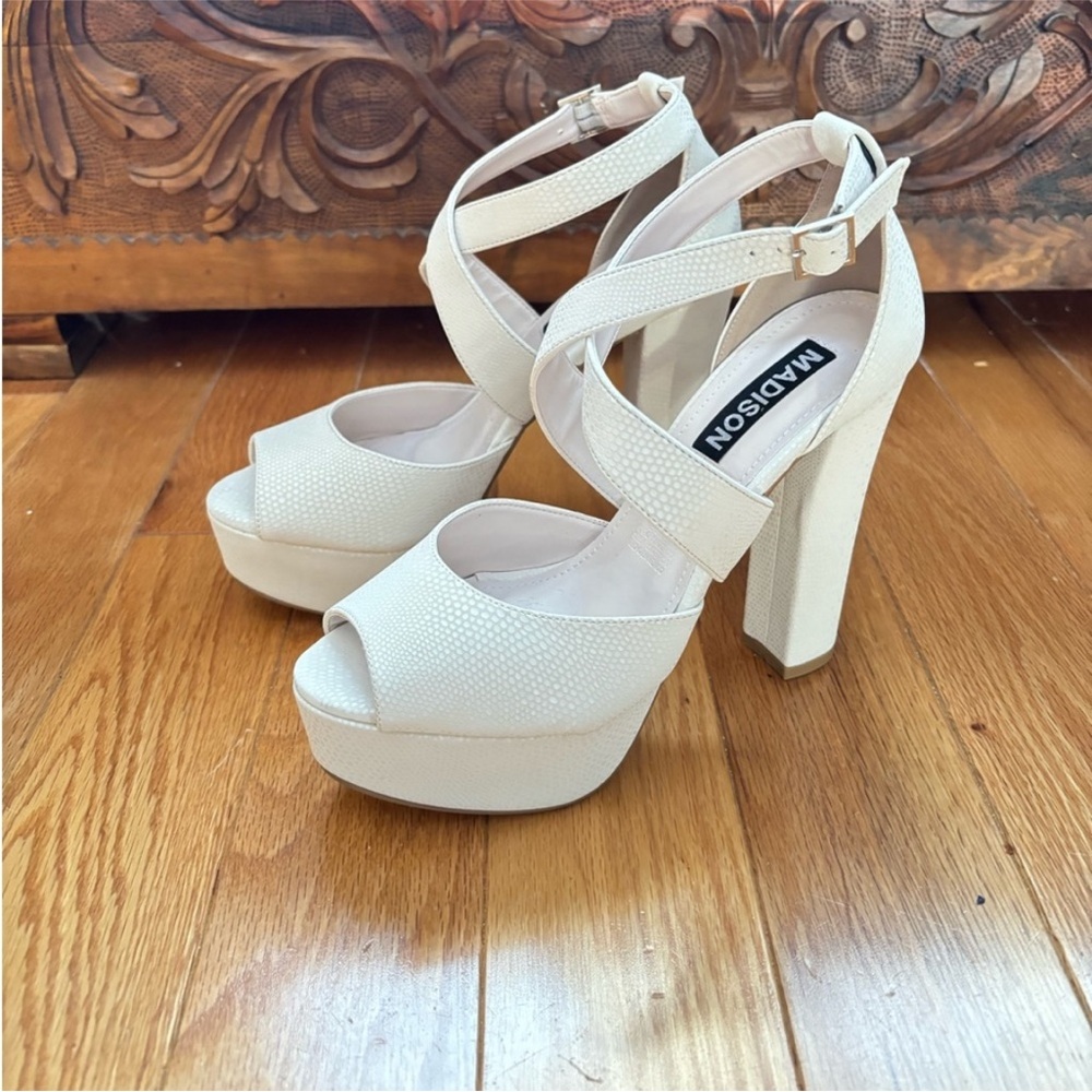 MADISON Women's Cream Platform Heels